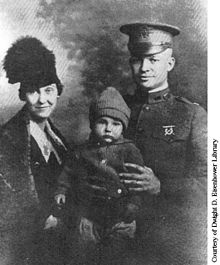 Doud with his parents, Mamie and Dwight. Doudeisenhower.jpg