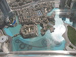 Đài phun nước Dubai nhìn từ đài quan sát của tòa nhà Burj Khalifa