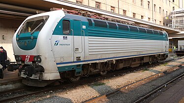 La locomotiva E.403.015 (serie E.403), in livrea XMPR.