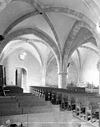 Intérieur de la chapelle et du pilier central