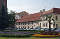 d. klasztor kanoniczek od Św. Ducha, ob. ośrodek zdrowia