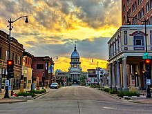 Illinois State Capitol and East Capitol Avenue in 2019 Illinois State Capitol at sunset.jpg