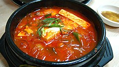 Korean stew-Kimchi jjigae-01.jpg