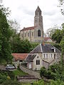 L'église Saint-Hilaire, vue d'en bas.