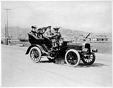 Hollivud Bulvarında avtomobil səyahəti. Qərbi Dağlıq, 1903.