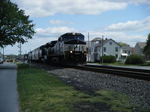 NS C40-9W 9145 WB Lyons PA.jpg