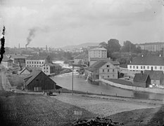 Nedre Foss, foto mellom 1880 og 1910. Foto: Marthinius Skøien / Nasjonalbiblioteket.