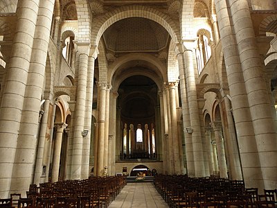 Église_Saint-Hilaire-le-Grand in Poitiers (about 1130)