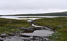 Utloppet av Råggejávrre.