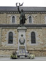 Le Poilu victorieux (monument aux morts)[13]