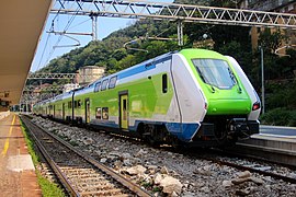 Un ETR 521 Caravaggio di Trenord, alla stazione di Como San Giovanni.