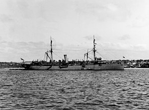 USS Prairie (AD-5) стоит на якоре у Сан-Диего, примерно в 1920 году (NH 69424) .jpg
