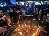 Ljusvaka vid Southwest Jiaotong-universitetet, Chengdu under Covid-19-protesterna i Kina 2022.