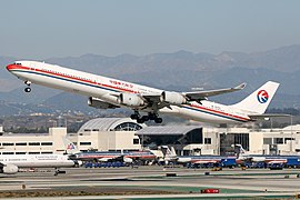 东方航空空中客车A340-600于洛杉矶国际机场（已退役）