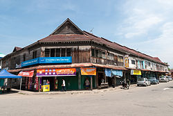 Pre-World War II shophouses in Bongawan town.