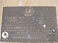 Plaque commémorative de la retransmission en direct des premiers pas de l'homme sur la Lune.