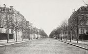 L'avenue verso il 1870 (foto di Charles Marville).