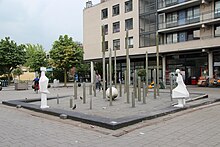 Kooiplein met fontein naar ontwerp van Constant Nieuwenhuijs