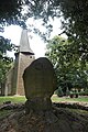 Friedhof, Umfassungsmauer mit Toranlage und Portal, Kriegerdenkmal