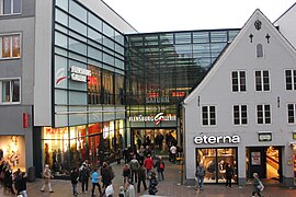 Größtes innerstädtisches Einkaufszentrum ist die Flensburg Galerie am Holm/ an der Angelburger Straße (2011)