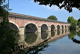 Pont-canal du Cacor enjambant le Tarn.