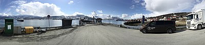 Fergeleiet for trafikken på fylkesvei 863 med Reinøya på motsatt side av Langsundet. Foto: Fordreid panorama mai 2019