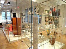 Exhibits of early Canadian memorabilia on display at the Sigmund Samuel Gallery of Canada Interior view, Canadian objects - Royal Ontario Museum - DSC00265.JPG