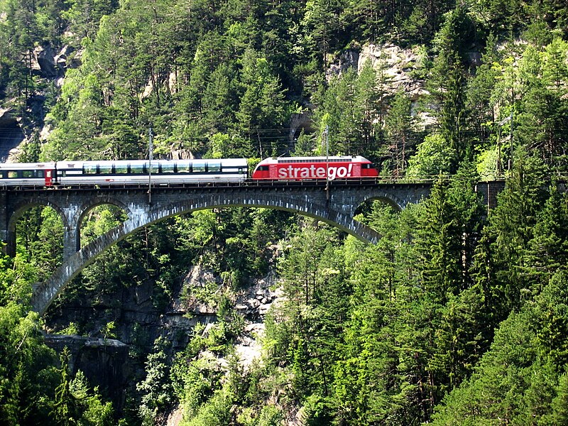 800px-Panoramic_Train.jpg