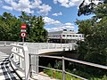 Puente para la entrada y salida de autobuses