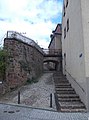 Stützmauern am Mühlgraben, Mühlgasse und Hohe Gasse, mit Keller und Terrassengarten am Mühlgraben