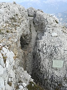 rakousko-uherské zákopy na Monte Ortigara