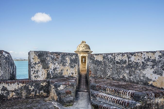 图为波多黎各的圣费利佩海角城堡。