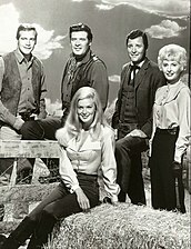 The Big Valley filman Lee Majors, Peter Breck, Richard Long, Barbara Stanwyck eta Linda Evans, 1967