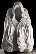 High Cloak of Conscience, marbre, 4,57 m.