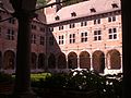 Le cloître de l'ancien couvent des mineurs de Liège.