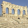 Teile der erhaltenen Außenmauer der Arena von Verona