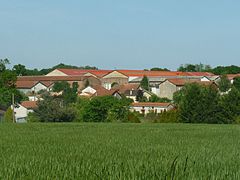 L'ancienne tuilerie Perrusson vue du sud-ouest.