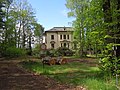 Fabrikantenvilla mit Einfriedung und parkähnlichem Garten