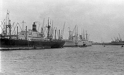 Hamburger Hafen - C3-Schiff Almkerk - Anlegemanöver - 1965