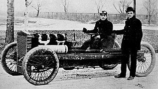 Henry Ford and Barney Oldfield with Old 999, 1902.jpg