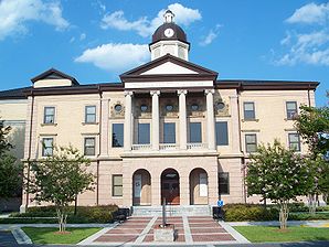 Columbia County Courthouse (2007). Das Courthouse ist Teil des Lake City Historic Commercial District, der seit Juni 1994 im NRHP eingetragen ist.[1]