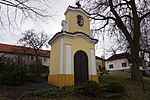 Libovice - kaplička sv. Václava na návsi (4).jpg