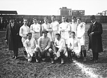 L’équipe du Luxembourg de football pose devant l’objectif d’un photographe de l’Agence Roll