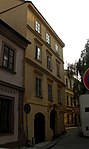 Měšťanský_dům_U_tří_myslivců,_U_černé_boty_(Staré_Město),_Praha_1,_Řetězová_8,_Staré_Město.jpg