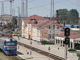 Вокзал станції П'ятихатки