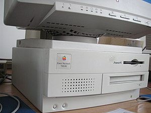 Power Macintosh 7100-80 - front.jpg