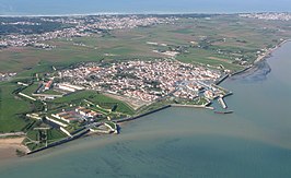 Luchtfoto, links op de voorgrond de citadel. (2009)