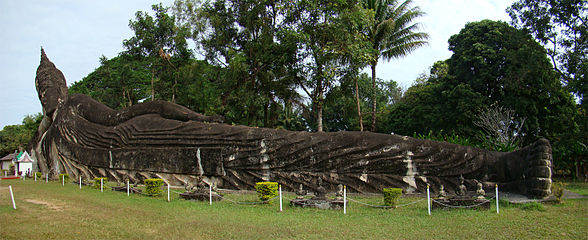 Vientiane XiengKhuan4 tango7174.jpg