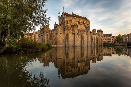 The Gravensteen castle in the city center of Ghent, Belgium Photograph⧼colon⧽ Davidh820 Licensing: CC-BY-SA-4.0