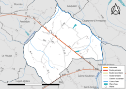 Carte en couleur présentant le réseau hydrographique de la commune